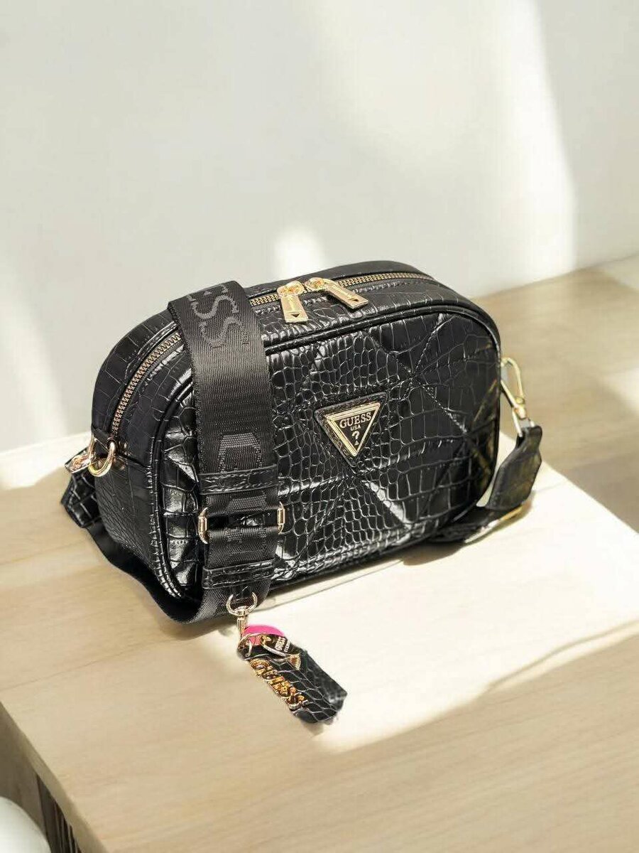 Ladies handheld bags