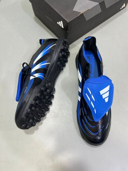 Chaussures de Foot Adhérentes