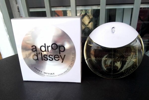 a drOp d'Issey perfume for her