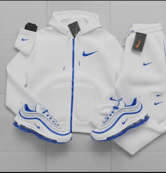 Ensemble sportif Nike complet
