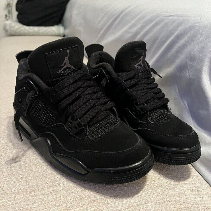Jordan 4 retro tout noir
