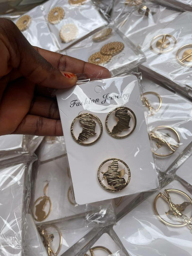 Boucles d'oreilles élégantes dorées