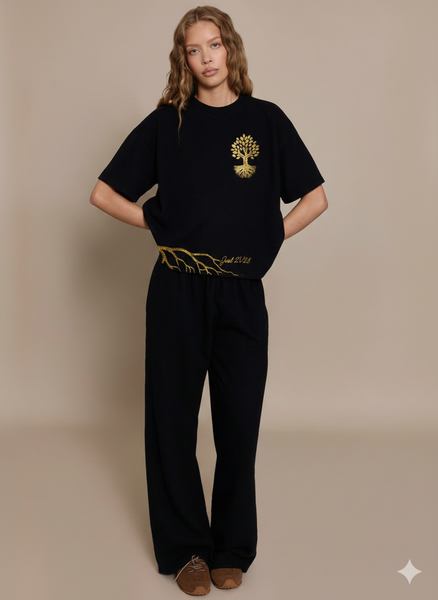 Ensemble t-shirt et pantalon noir