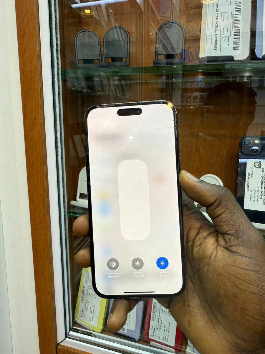 14promax 128g écran fissuré