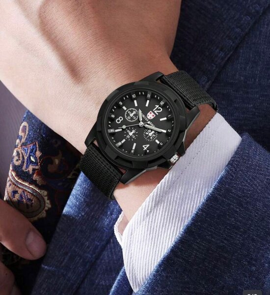 Montre homme en cuir noir