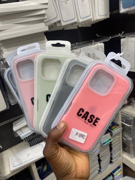 Coque élégante iPhone 16 pro