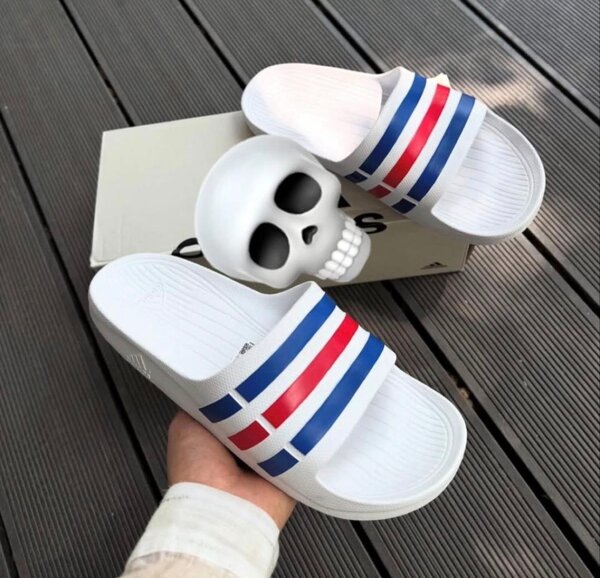 Claquettes confortables tricolores