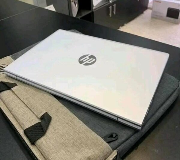 Ordinateur portable HP moderne