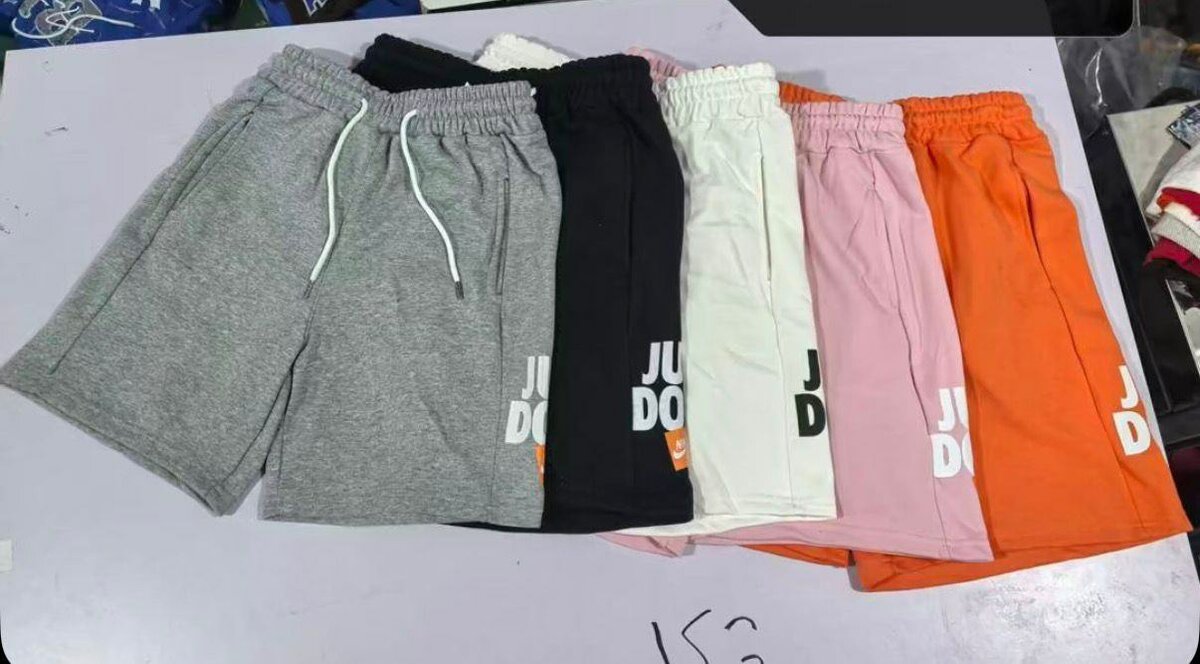 Shorts adultes sportifs variés