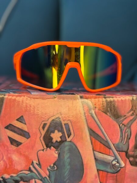 Lunettes de soleil sport orange