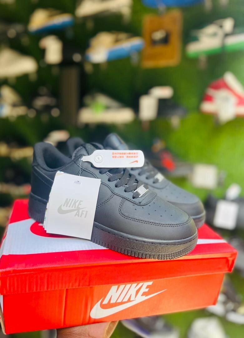 Original Airforce 1 black and white