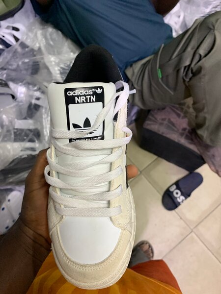 Adidas Baskets Unisex Blanches