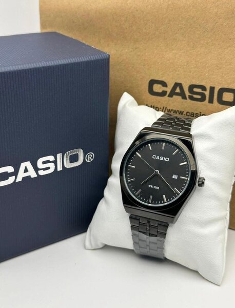 Montre Casio en acier inoxydable noir