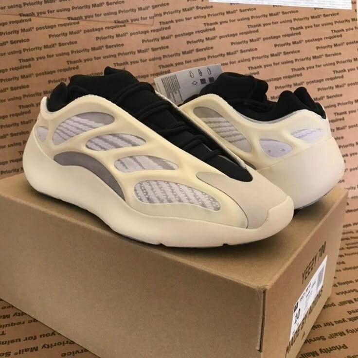 ADIDAS YEEZY 700 V3