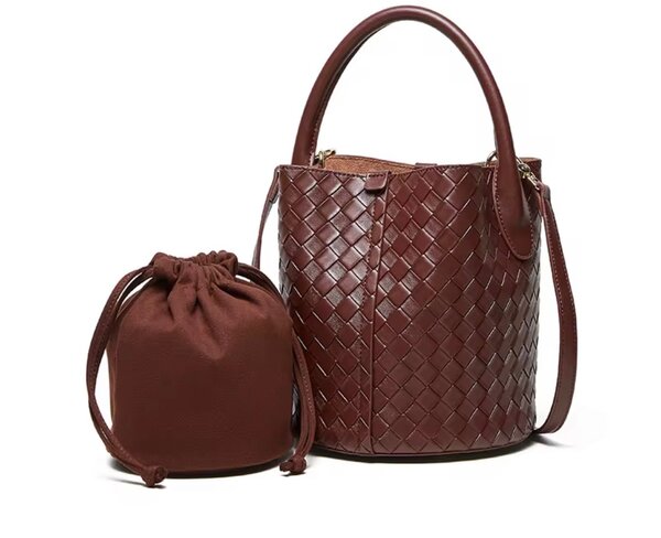 Sac seau en cuir tressé