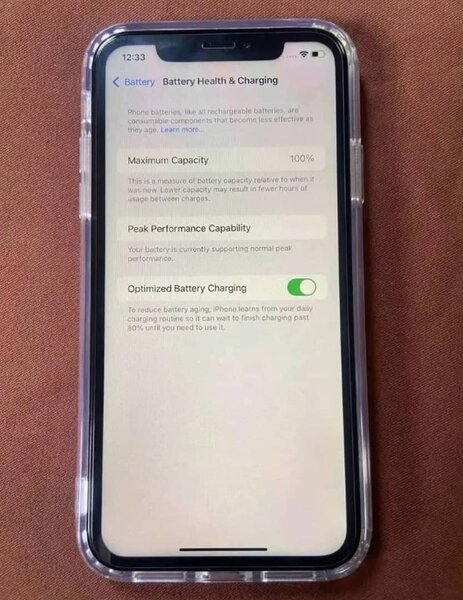 iPhone XR avec accessoires