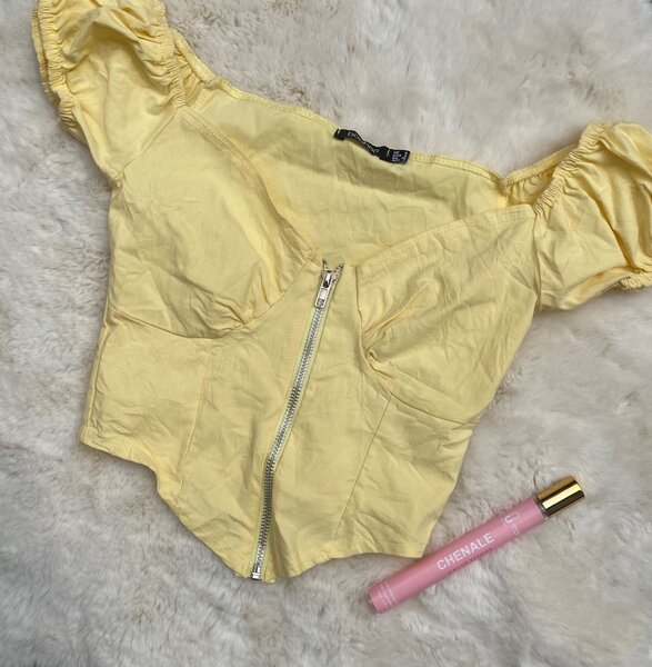 Top corset jaune élégant