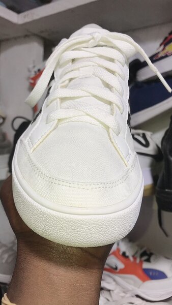 Baskets Adidas blanches