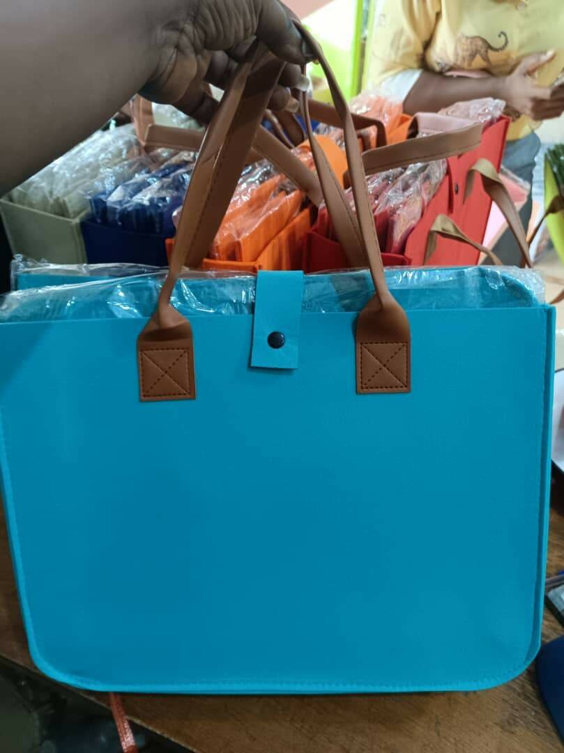 Sac fourre-tout coloré chic