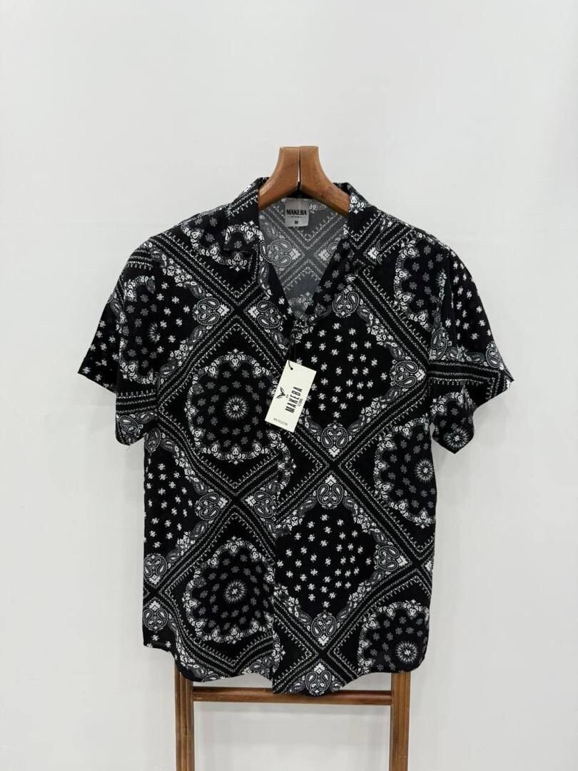 Chemise homme motifs variés