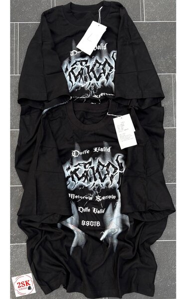 T-shirt graphique noir unisexe