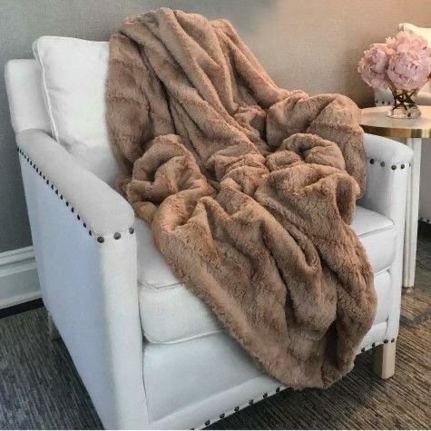 Plaid en fausse fourrure luxueux