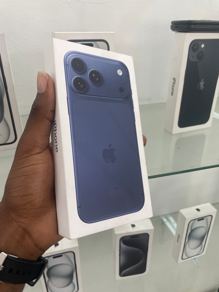 iPhone 17Pro Max Bleu