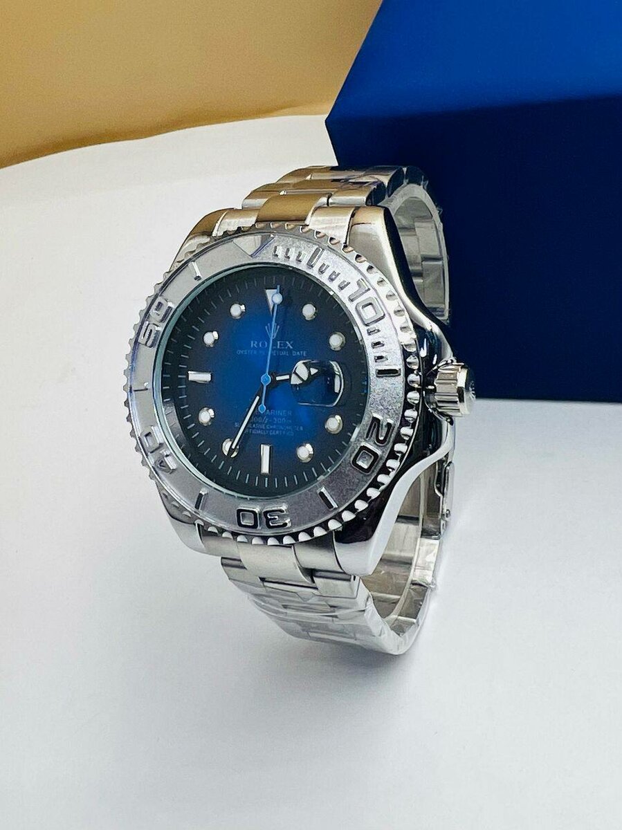 Montre de luxe disponible