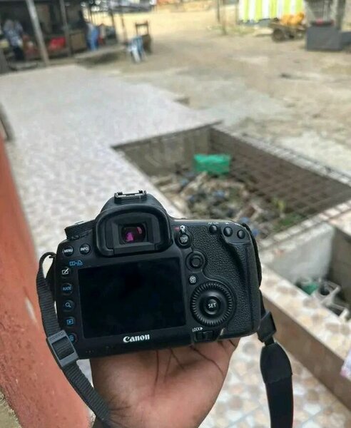 Appareil photo Canon EOS 5D Mark III