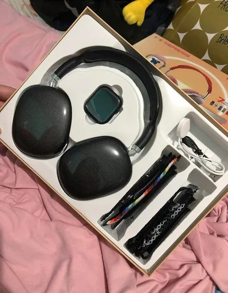 Montre, casque et 7 bracelet