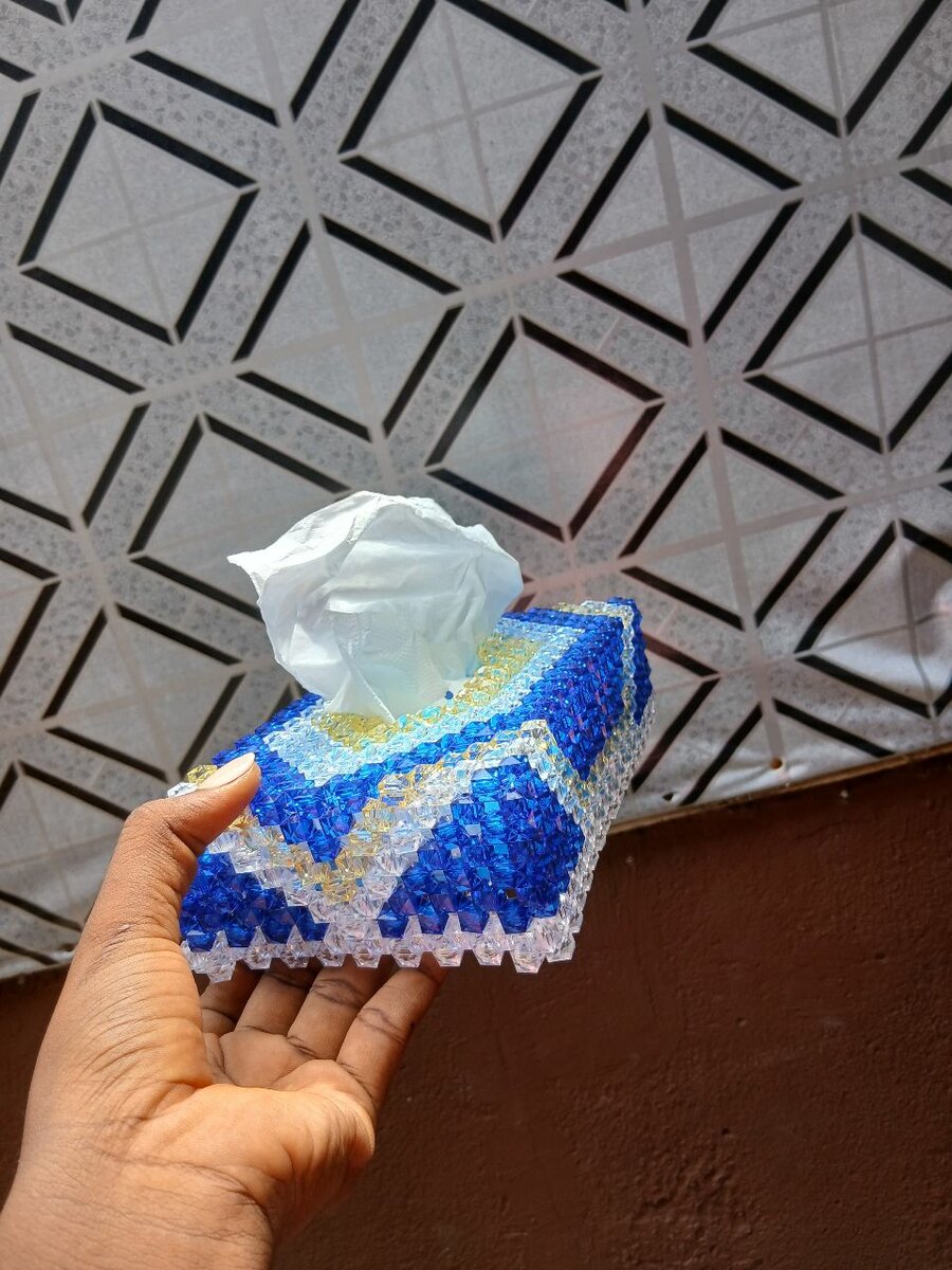 Boîte à mouchoirs en perles