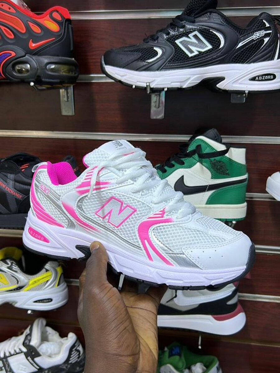 Chaussures de course blanc rose