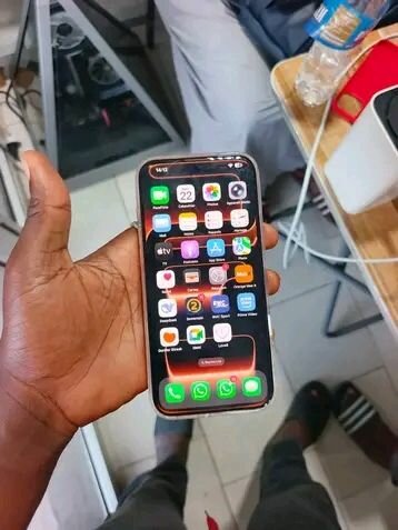 Smartphone iPhone avec coque