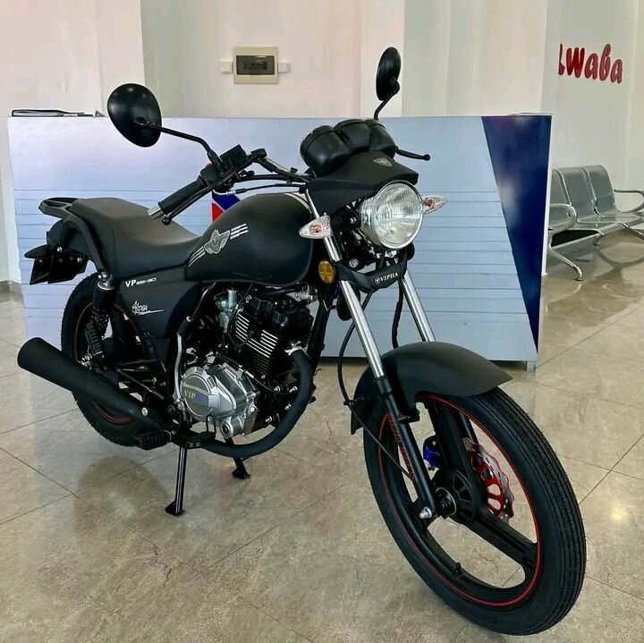 Moto Classique Noire 150cc