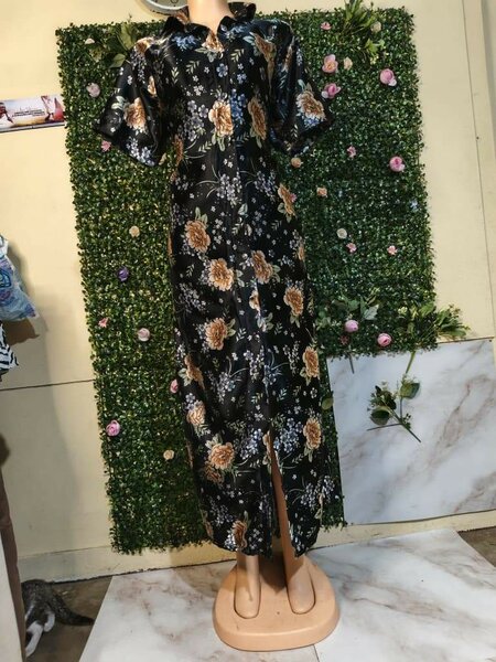 Robe Longue Satinée Fleurie