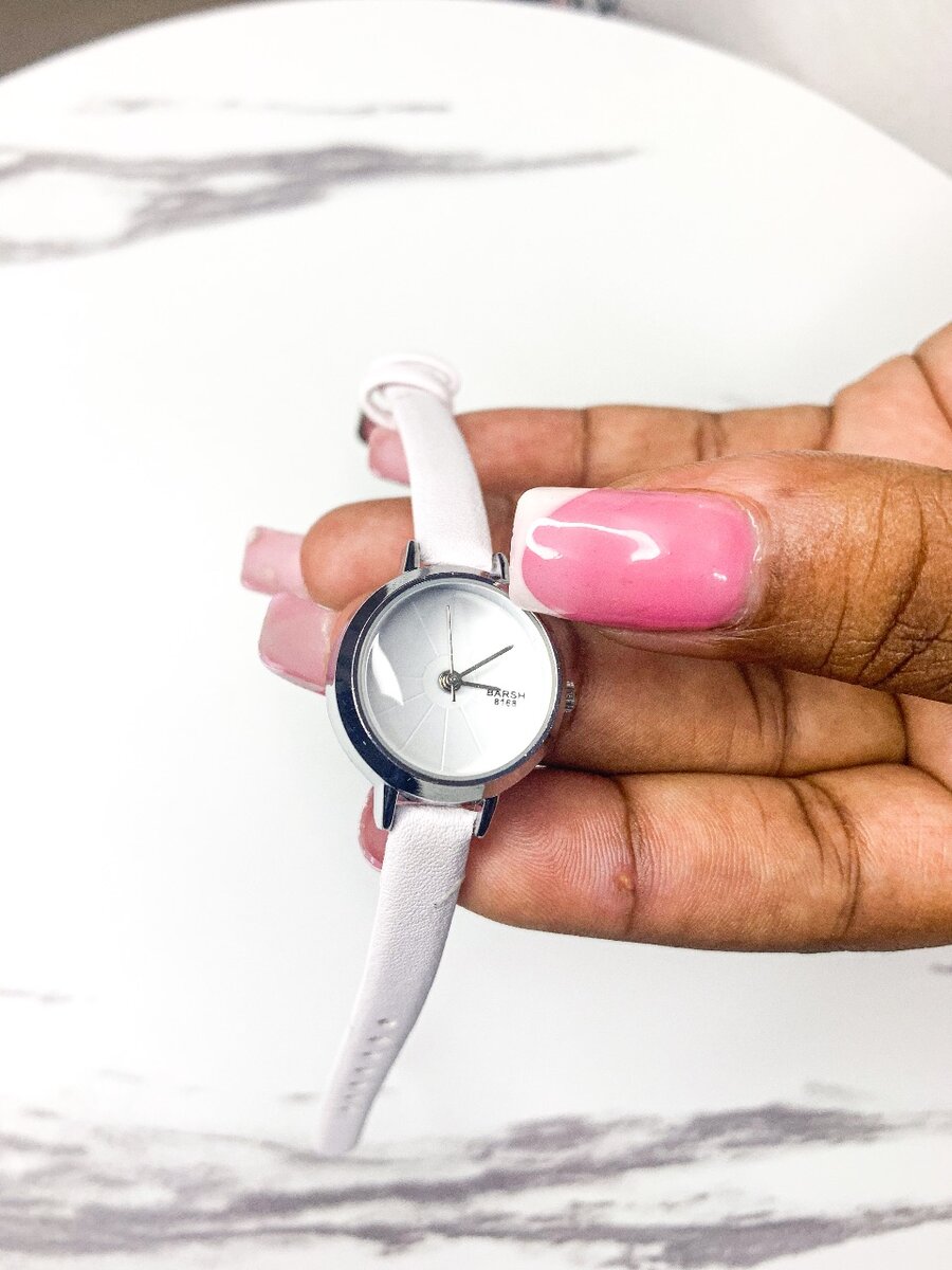 MONTRE EN CUIR FEMME