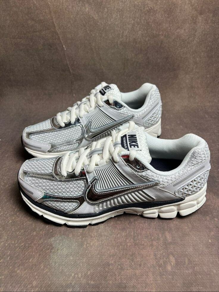 Nike Vomero 5