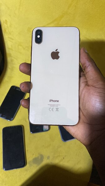 iPhone XS Max Blanc 64Go