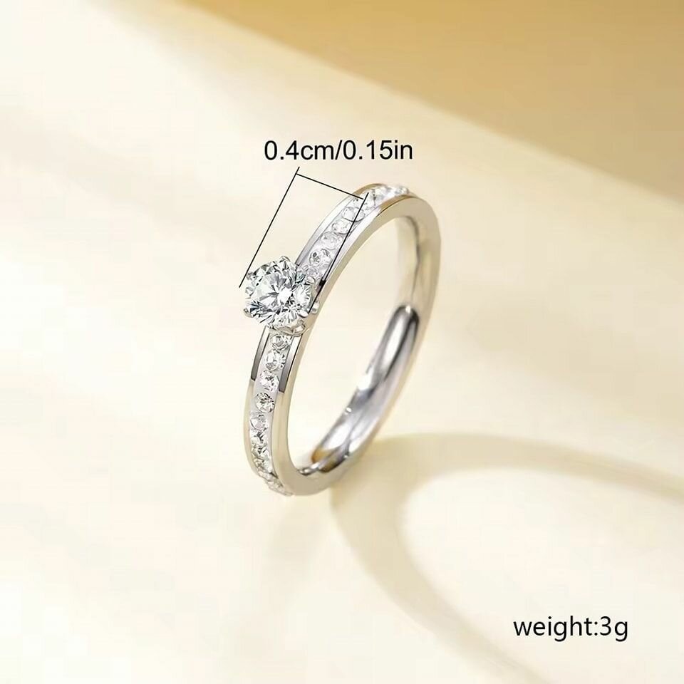 Bague en argent étincelante