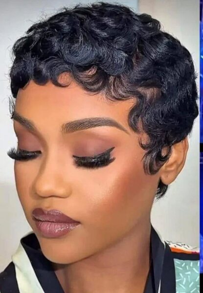 Perruque courte ondulée