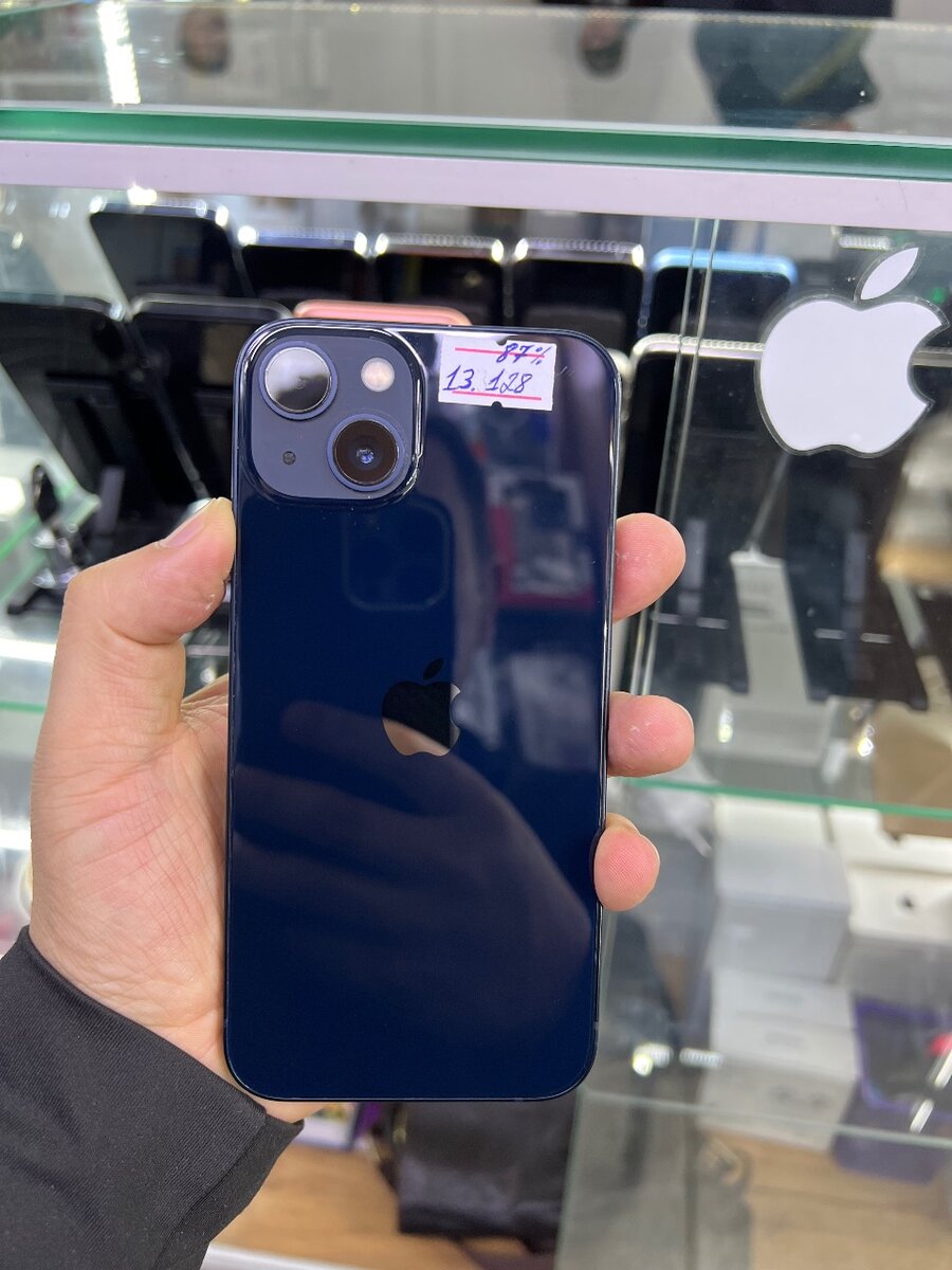 13 Айфон 128гига