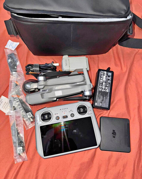 Drone avec télécommande DJI