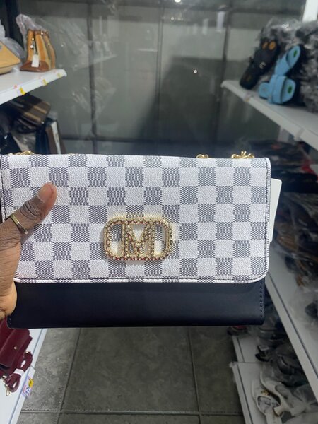 Sac à main élégant damier