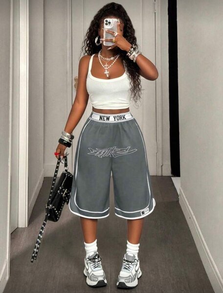 Shorts gris pour femme avec détails blancs