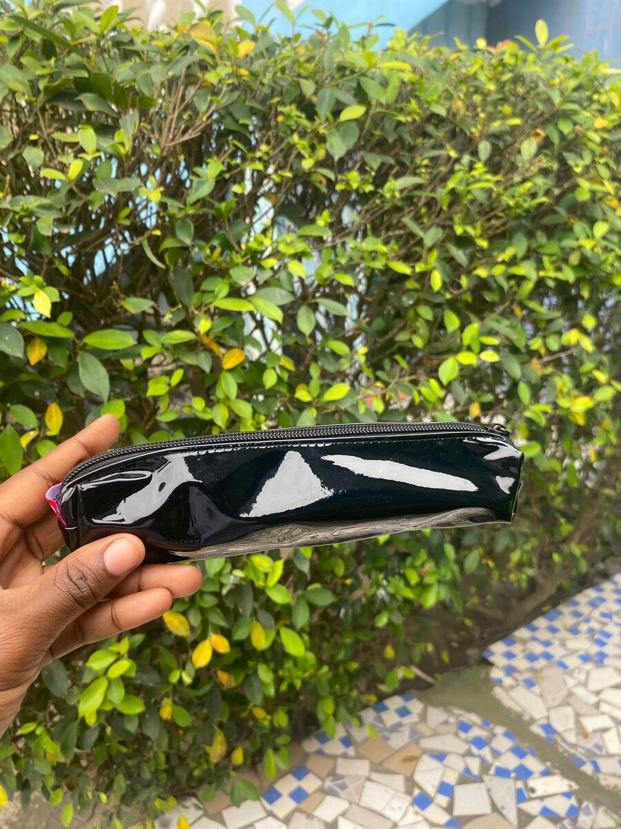 Trousse à crayons fleurie élégante