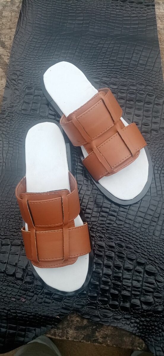 Sandales Élégantes en cuir...