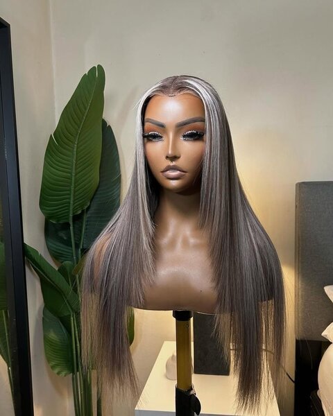 Perruque Lisse Brune Ondulée