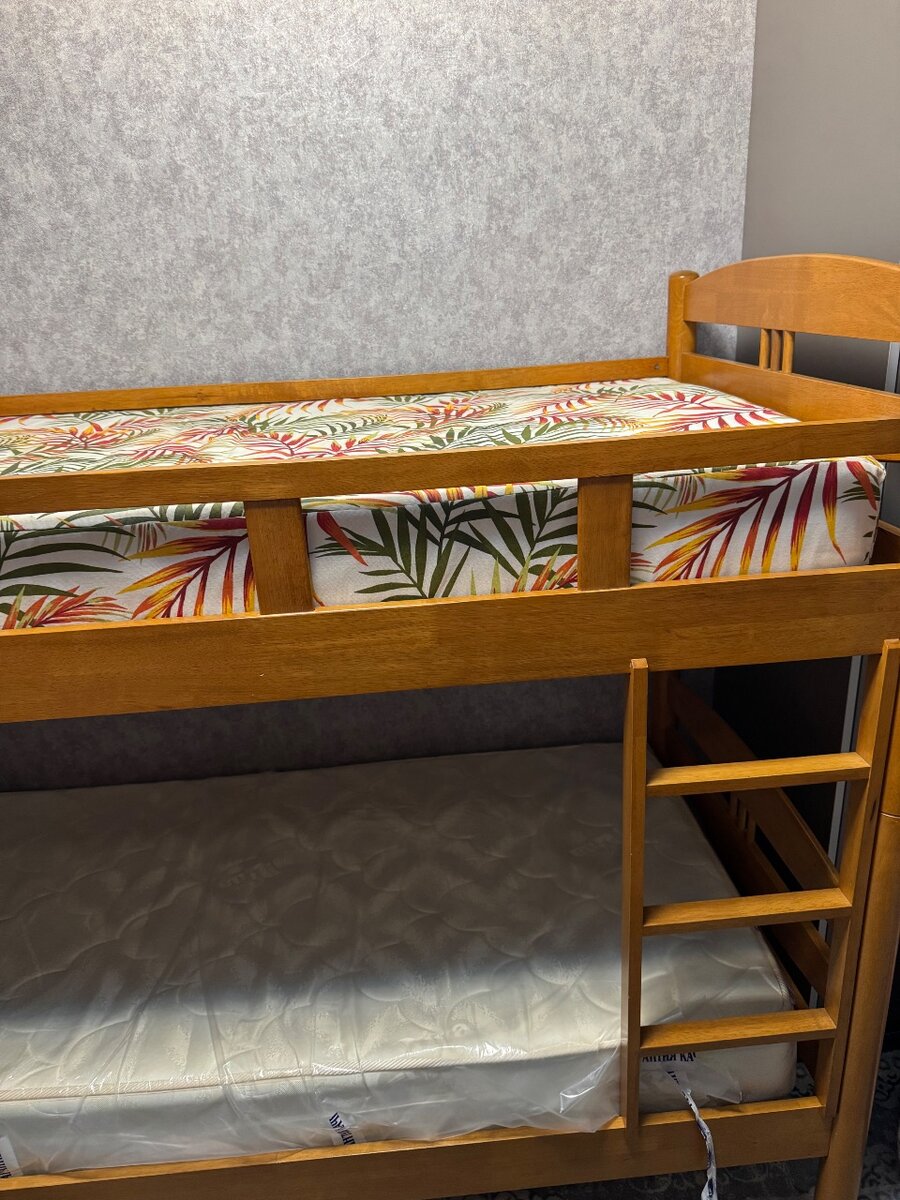 Двухярустная кровать