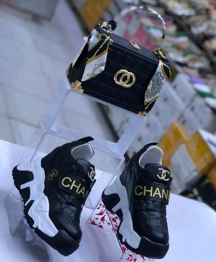 Sneakers et sacs élégants pour femmes