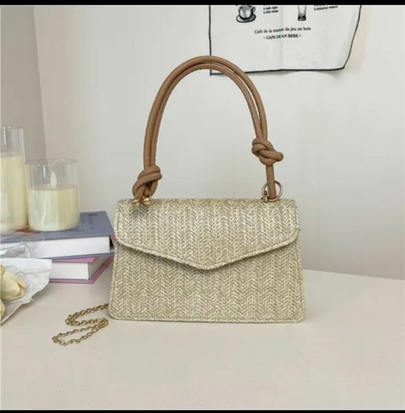 Sac à main en paille élégant